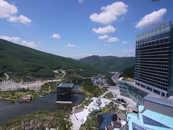 High1 Grand Hotel Main Tower