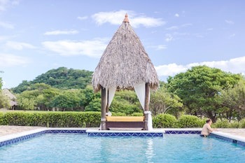 Hotel Punta Teonoste