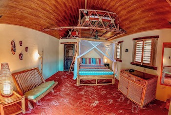 Hotel Punta Teonoste