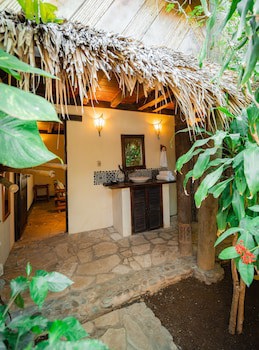 Hotel Punta Teonoste
