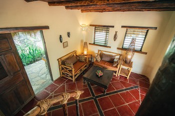 Hotel Punta Teonoste