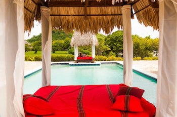 Hotel Punta Teonoste