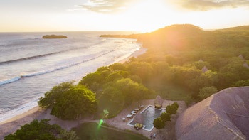 Hotel Punta Teonoste