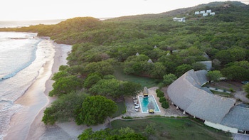 Hotel Punta Teonoste