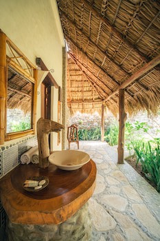 Hotel Punta Teonoste