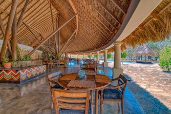 Hotel Punta Teonoste
