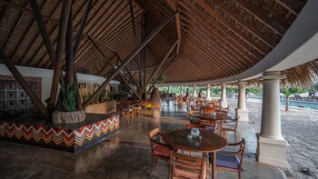 Hotel Punta Teonoste