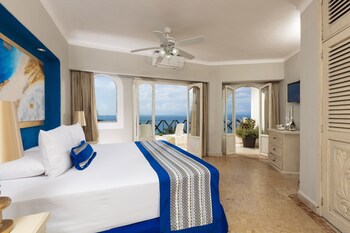 Blue Chairs Resort By The Sea - Adults Only