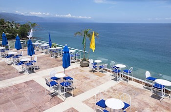 Blue Chairs Resort By The Sea - Adults Only