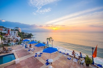 Blue Chairs Resort By The Sea - Adults Only