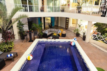 Blue Chairs Resort By The Sea - Adults Only