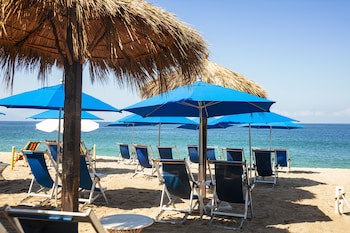 Blue Chairs Resort By The Sea - Adults Only