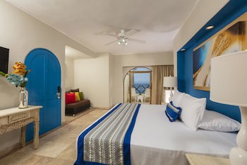 Blue Chairs Resort By The Sea - Adults Only