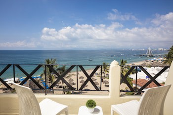Blue Chairs Resort By The Sea - Adults Only