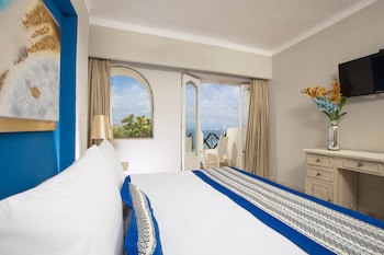 Blue Chairs Resort By The Sea - Adults Only