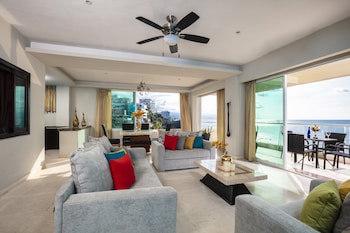 Blue Chairs Resort By The Sea - Adults Only