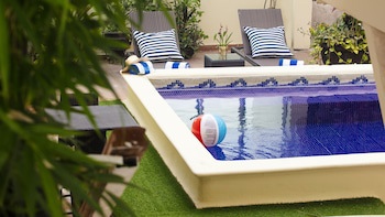 Blue Chairs Resort By The Sea - Adults Only