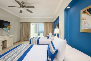Blue Chairs Resort By The Sea - Adults Only