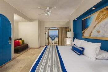 Blue Chairs Resort By The Sea - Adults Only