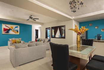 Blue Chairs Resort By The Sea - Adults Only