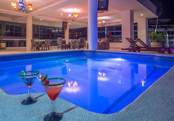Blue Chairs Resort By The Sea - Adults Only