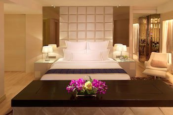 One World Hotel