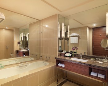 One World Hotel