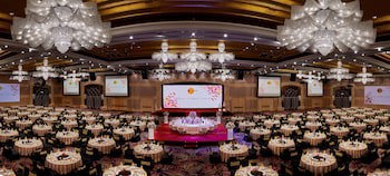 One World Hotel