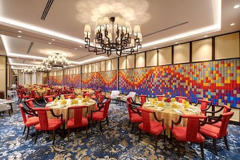 One World Hotel