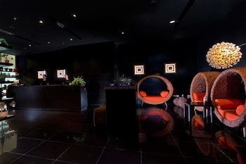 One World Hotel