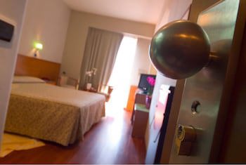 Senbhotel fotoğrafı