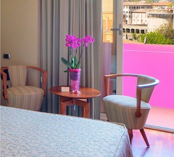 Senbhotel fotoğrafı