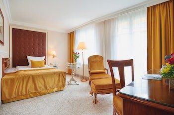 Carlsbad Plaza Medical Spa & Wellness Hotel