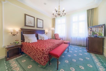 Carlsbad Plaza Medical Spa & Wellness Hotel