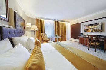 Carlsbad Plaza Medical Spa & Wellness Hotel