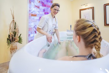 Carlsbad Plaza Medical Spa & Wellness Hotel