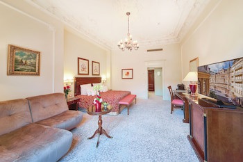 Carlsbad Plaza Medical Spa & Wellness Hotel