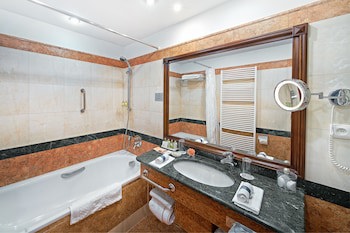 Carlsbad Plaza Medical Spa & Wellness Hotel