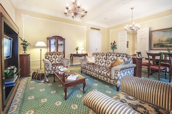 Carlsbad Plaza Medical Spa & Wellness Hotel