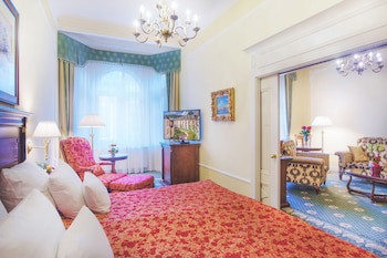 Carlsbad Plaza Medical Spa & Wellness Hotel