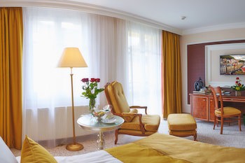 Carlsbad Plaza Medical Spa & Wellness Hotel