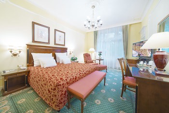 Carlsbad Plaza Medical Spa & Wellness Hotel