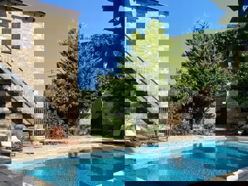 Porfyrios Country House