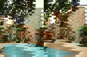 Porfyrios Country House