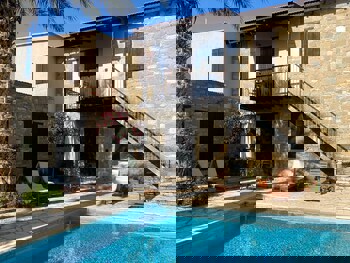 Porfyrios Country House