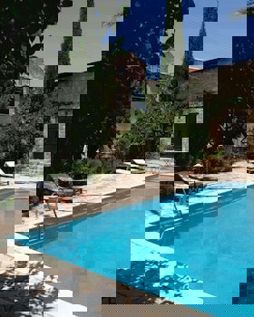 Porfyrios Country House