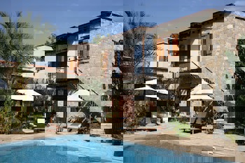 Porfyrios Country House