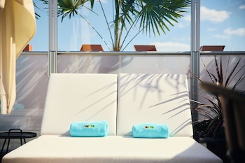 Avalon Hotel