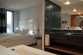 Avalon Hotel