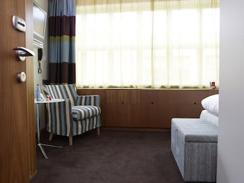 Avalon Hotel